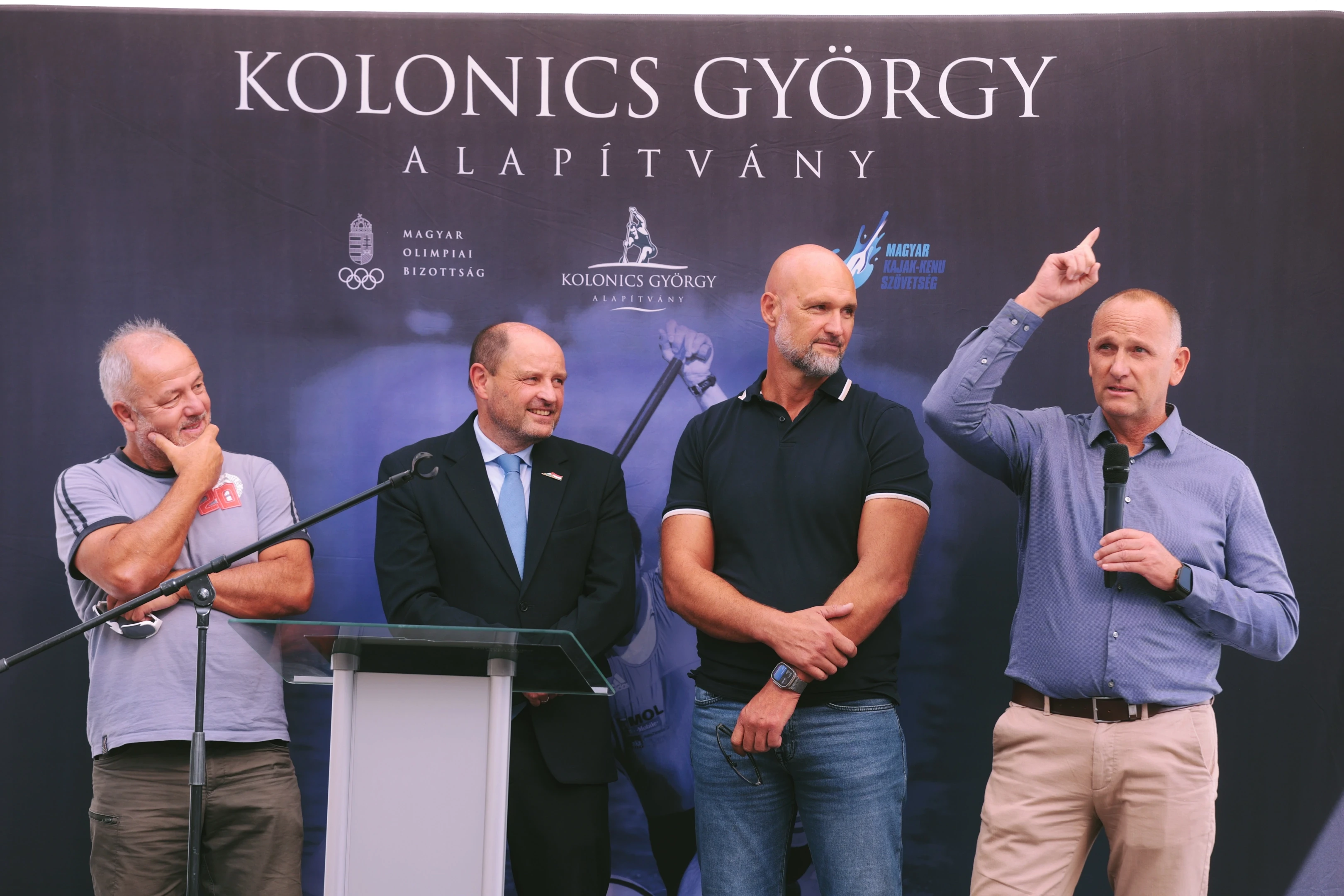 20260905_36. Budafoki Pezsgő- és Borfesztivál_Emléktábla avatásával tisztelegnek Ludasi Róbert mesteredző előtt_BM  (20).webp